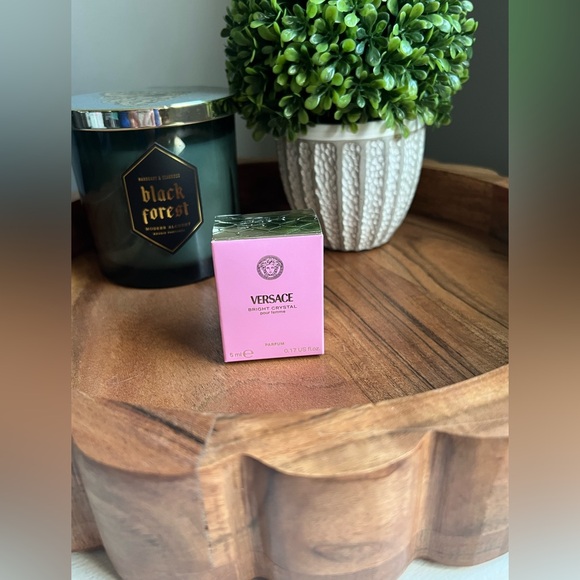 Versace Bright Crystal Perfume - Picture 1 of 2